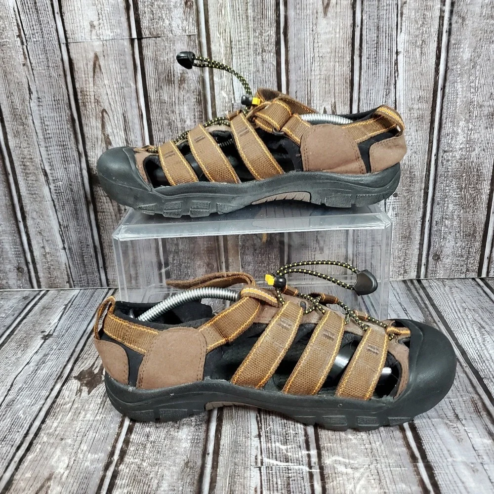 Keen Big Kid Newport H2 Sandal Brown Waterproof Hiking Shoes Unisex Size 6